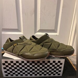 EUC Teva ReEmber Olive Green Mens 10 Outdoor Slippers